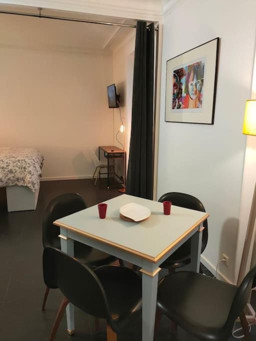 Appartement Les Abbesses باريس المظهر الخارجي الصورة